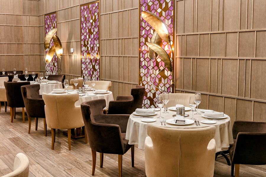 Зал сцена